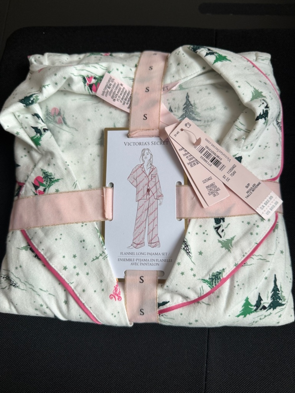 Victoria's Secret White, Pink & Green Holiday Flannel Pajama Set